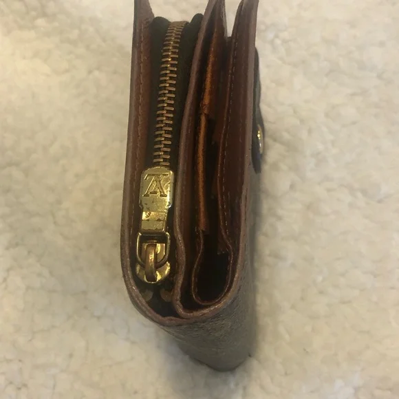 Louis Vuitton CA0030 Monogram Wallet - Picture 10 of 12